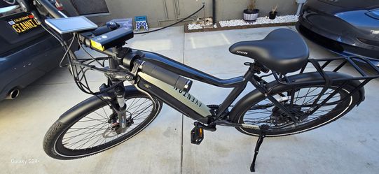 Electric Bike AVENTON LEVEL 1 barely Used. Like New.