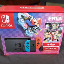 Nintendo Switch™ Mario Kart™ 8 Deluxe Bundle