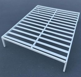 **Queen Size Metal Bed Frame – Durable & Stylish**