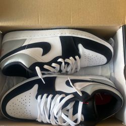 Air Jordan 1 Low  Size 9.5 