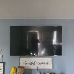 65 In TCL Roku Smart Tv 