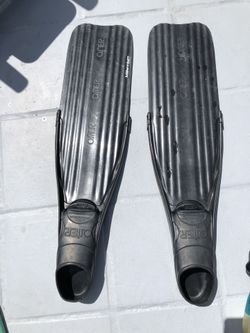 Omer fins 7 to 8 1/2 size