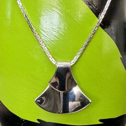 Designer 24” Long 1/8” Square Silver Tone Monet Chain with Napier 1 3/4”x 1 3/4” Pendant, Excellent Condition