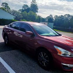 2015 Red Nissan Altima S Sedan