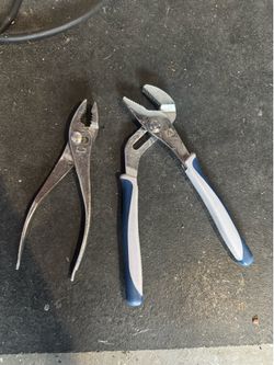 Pliers