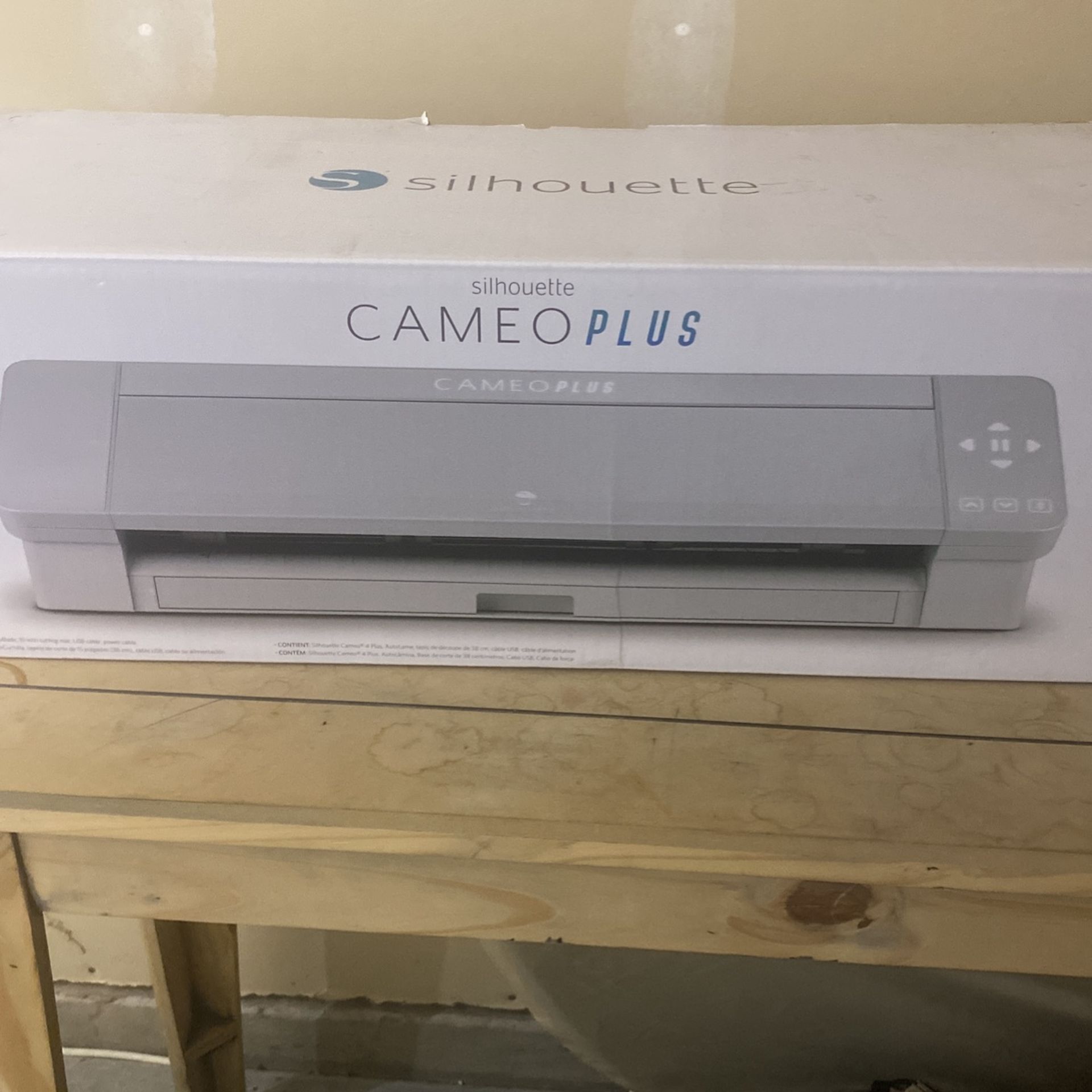 Silhouette cameo plus 15”