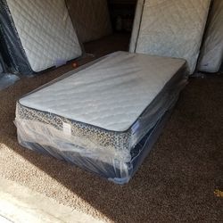 Bunk bed style mattress set