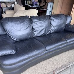Black Leather Sofa In Great Condition 