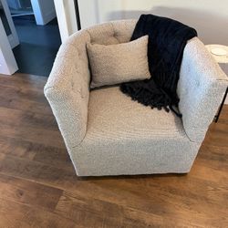 Reduced Swivel Chair Great Deal