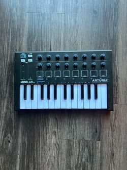 Arturia MiniLab MkII MIDI Keyboard Controller