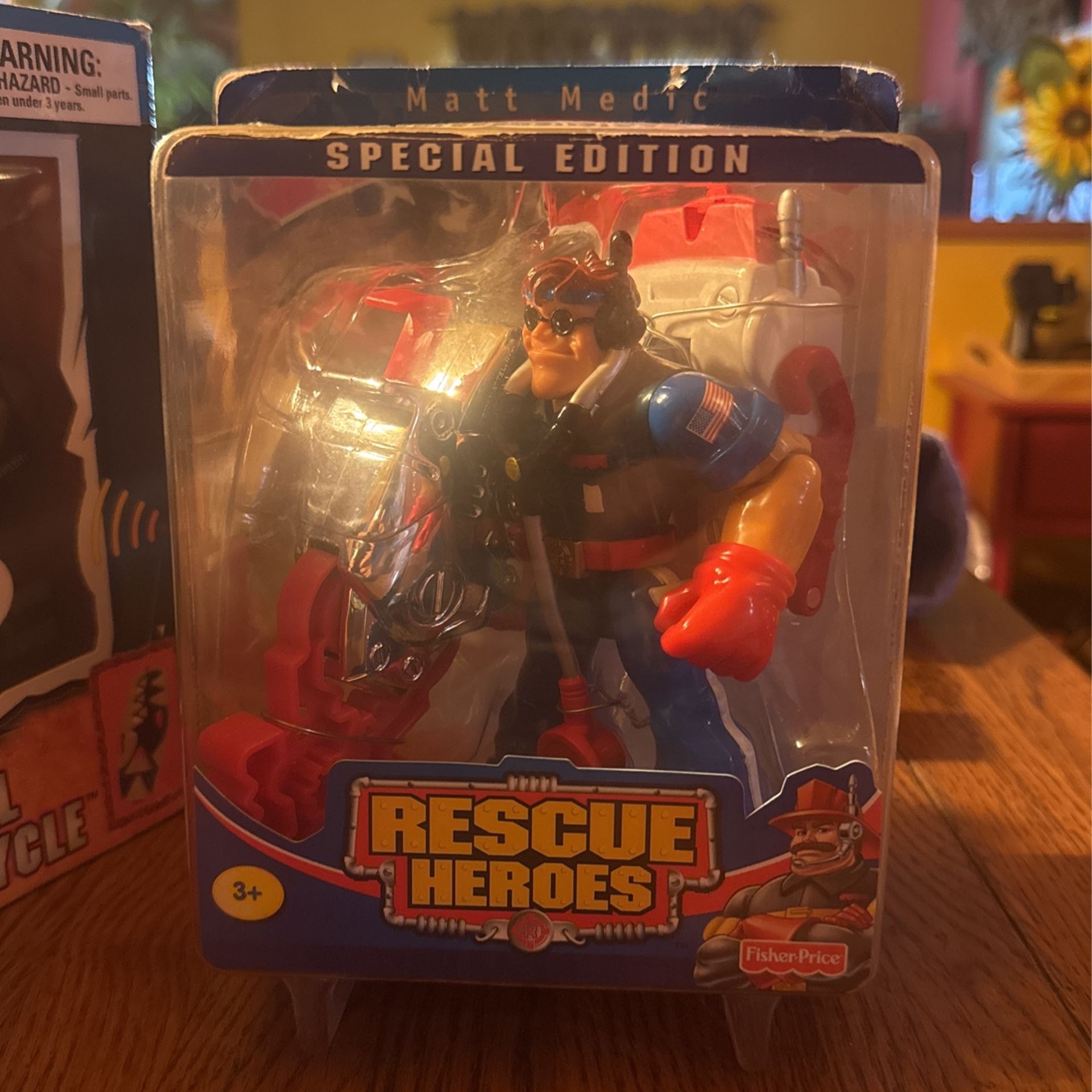 NEW RESCUE HEROES SPECIAL EDITION MATT MEDIC PHYSICIAN FISHER PRICE TOYS 78393