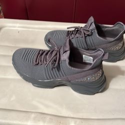 New Women’s Active Sneakers Size 8 