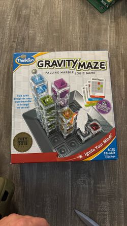 Gravity Maze Falling Maze Game