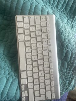 Apple Wireless Magic Keyboard $25