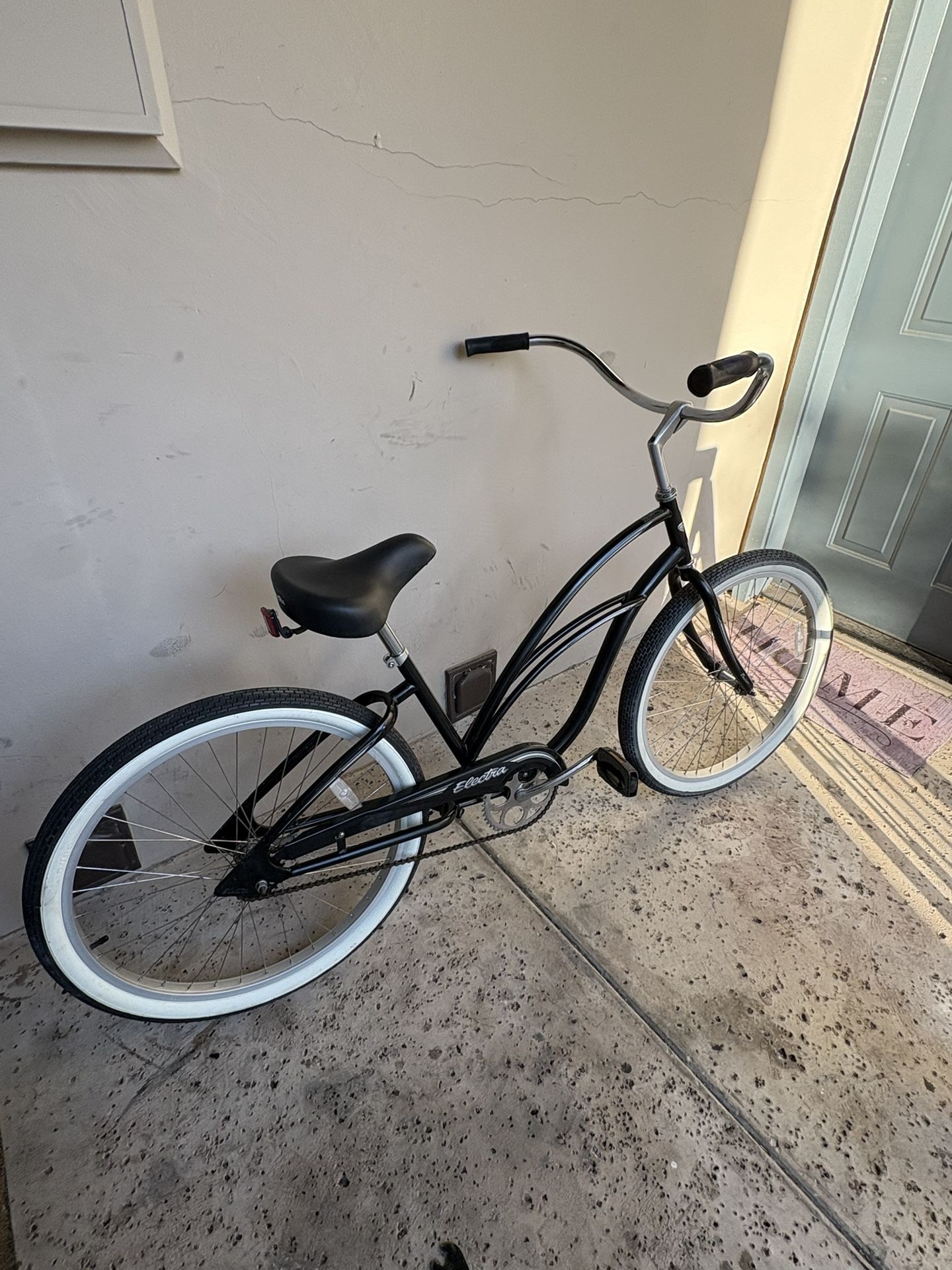 Electra Black 26 inch Men’s Single Speed Beach Cruiser Bicycle-Ready to Ride!