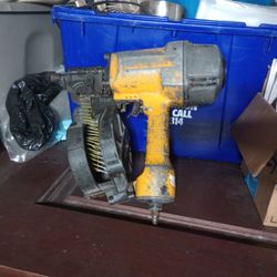 Nail Gun DeWalt Pneumatic