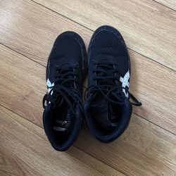 Size 4.5 boxing and wrestling shoes