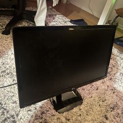LG Monitor 24”