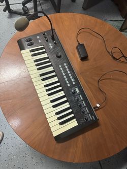 Korg R3 Synthesizer/Vocoder