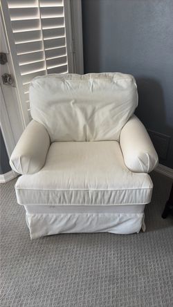Nursery glider with ottoman