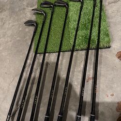 Taylormade Qi irons