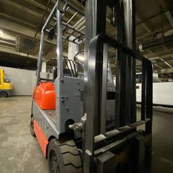 TOYOTA forklift for sale LOW HOURS