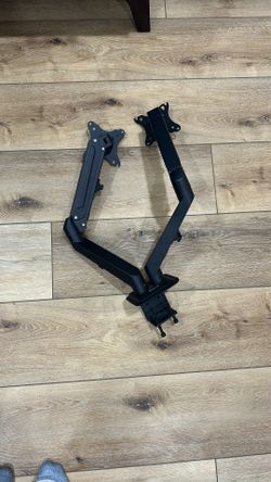 Dual Arm Articulating Monitor Mount