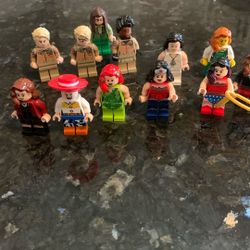 Authentic Mini Figures  65 OBO