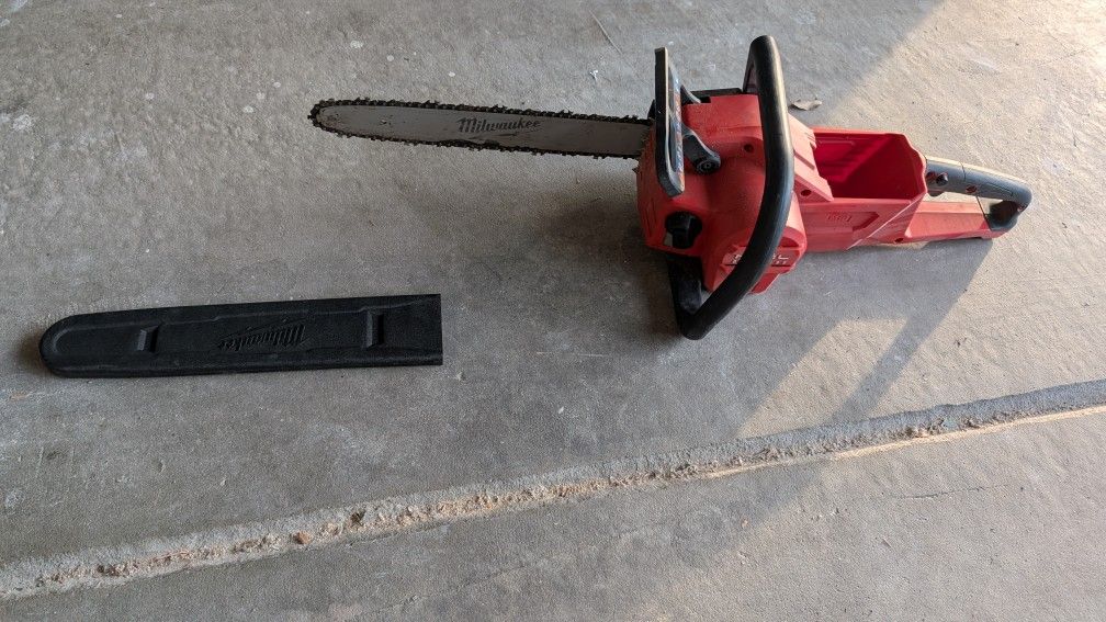 Milwaukee M18 Fuel 16" Chainsaw 2727-20
