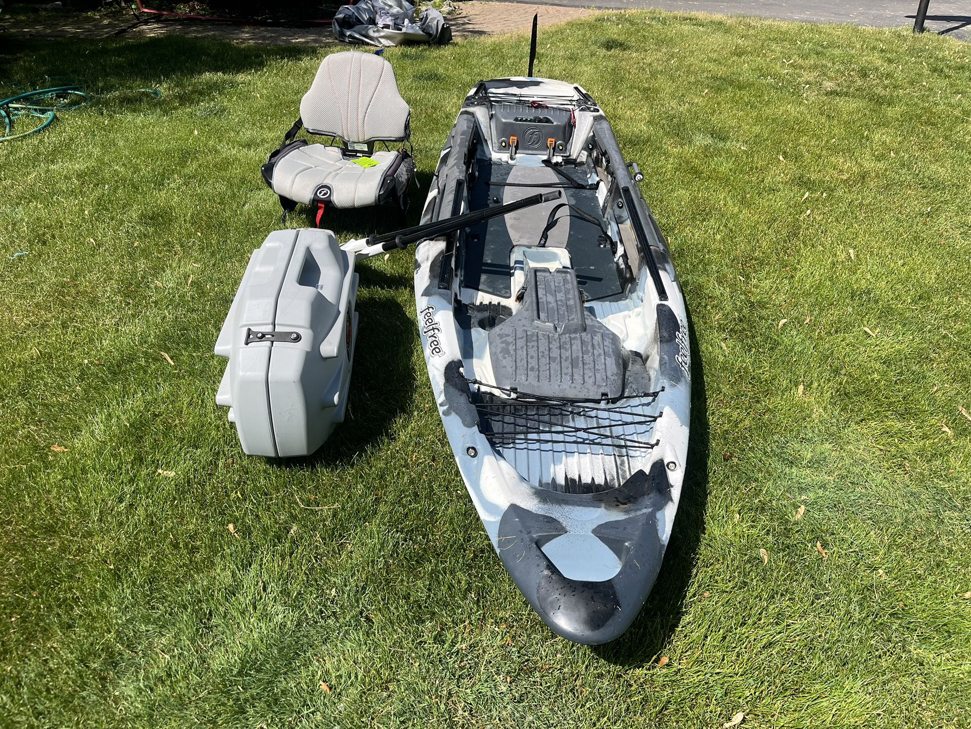 Kayak Feelfree Dorado 12.5 W/ Overdrive