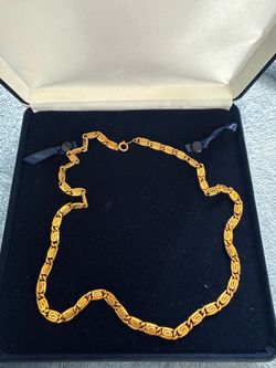 Gold Chain Necklace.