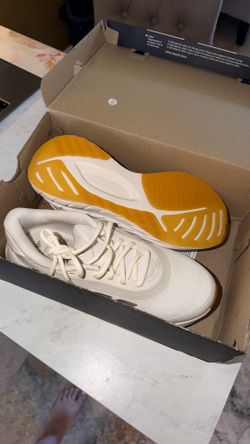 Size 7 Adidas Adipure Shift Running Shoes
