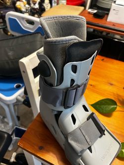Orthopedic Boot - Aircast Orthopedic Medical Boot for Foot/Ankle injury/Surgery