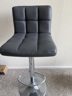 Set of 2 Adjustable Swivel Bar Stools – Gray/Black