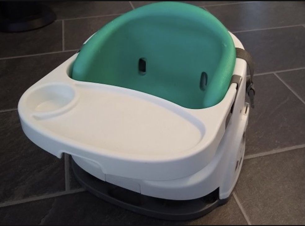 2 In 1 FEEDING BABY CHAIR w/Removable tray By Ingenuity!! Must See!!