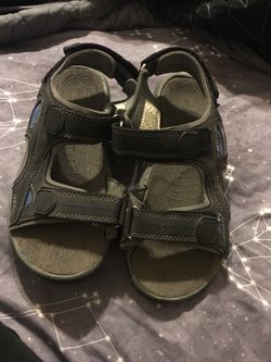 Adjustable kids sandals boys or girls - size 2