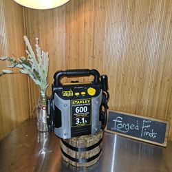 🎯 Stanley Portable Power Jump Starter — 600 Peak Amps + 3.1A USB Output
💵 $40 OBO (local pickup Renton, WA)