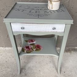 Adorable Vintage Side Table 