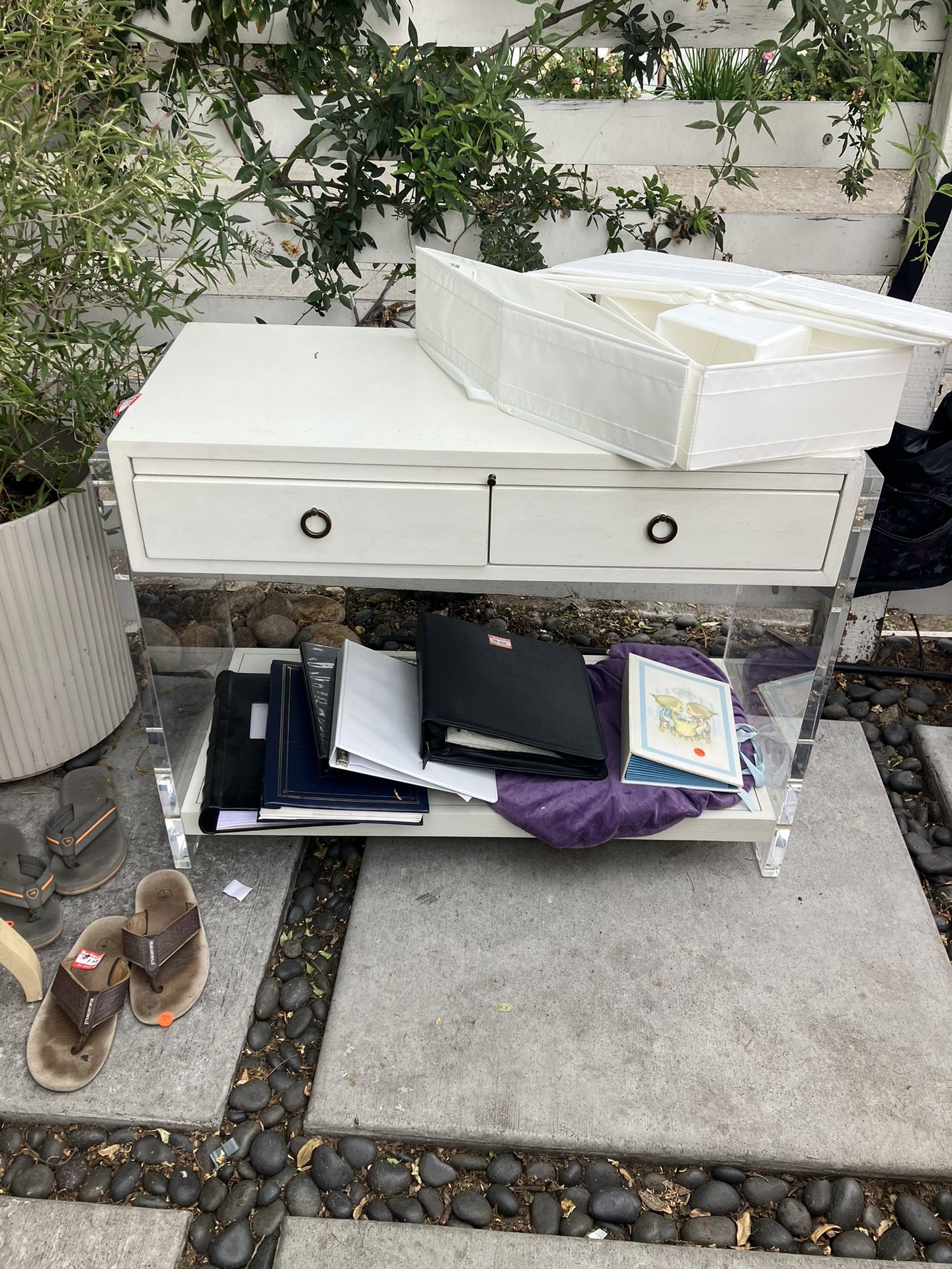 Desk HUGE YARDSALE SUNDAY 6/1