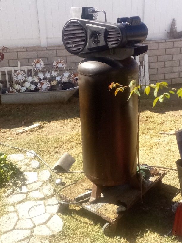 Campbell Hausfeld 60 GAL