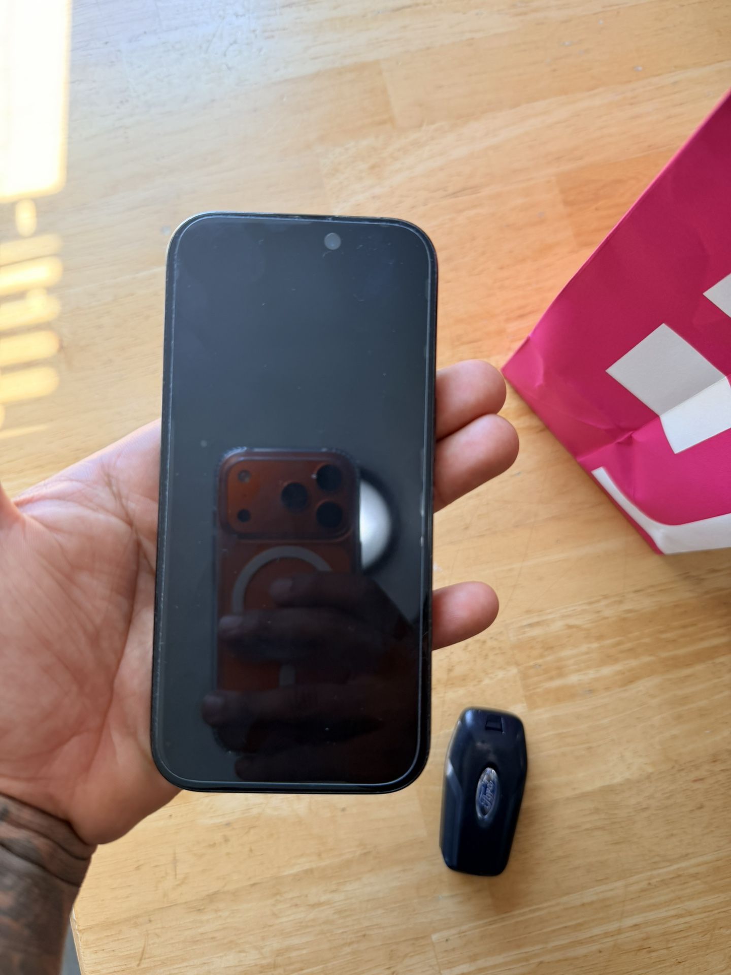 IPHONE 16 PRO ( READ THE DESCRIPTION)