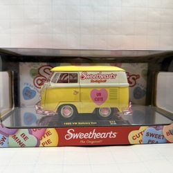 New 2026 1:24 Chase  1960 VW Delivery Van Yellow Mustard/ Sweethearts Ur  CUTE