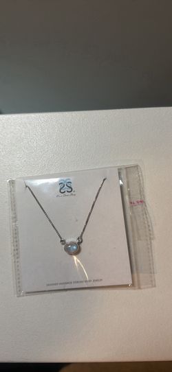 Women’s necklace