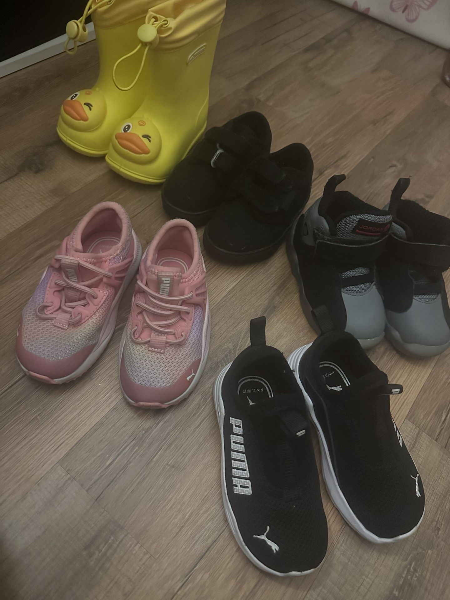 Size 5/6 Shoe Bundle Toddler 