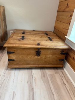 Rustic Solid Wood Storage Trunk / Double Lift-Top Coffee Table