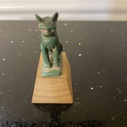 Egyptian Cat Figurine. Alva Museum Replicas Minneapolis Museum Art 