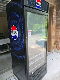 COMMERCIAL PEPSI FRIDGE
