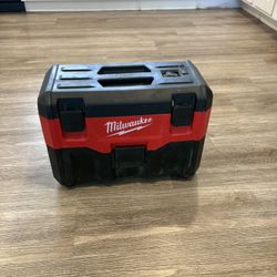 Milwaukee M18 Vacuum 