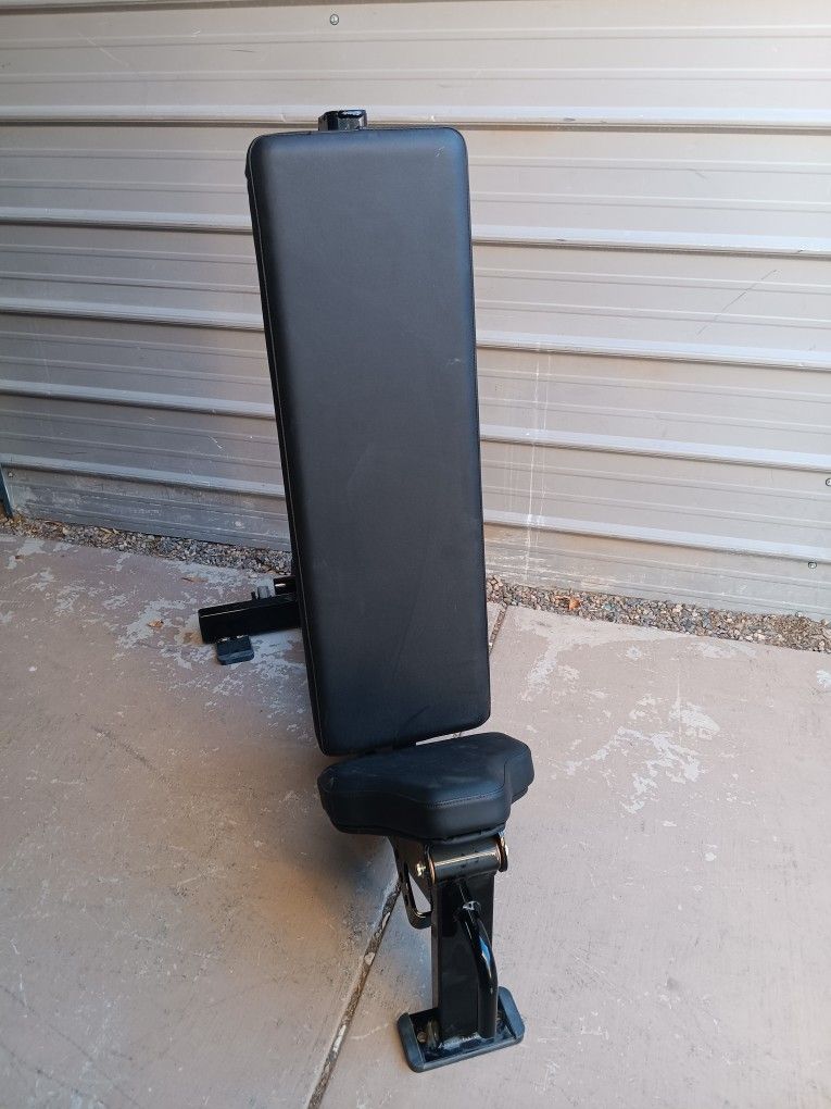 New Hammer Strength Adjustable Weight Bench