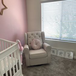 Delta Children Nursery Glider Rocker chair- Flax 